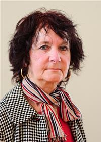 County Councillor Pauline Watts - bigpic